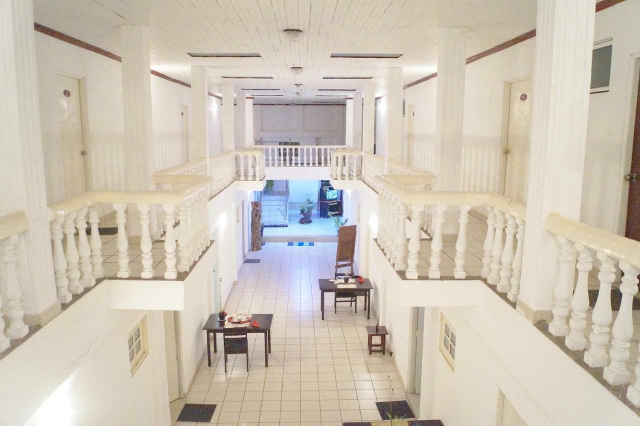 Oasis Skybeach Hostel - Negombo Exterior photo