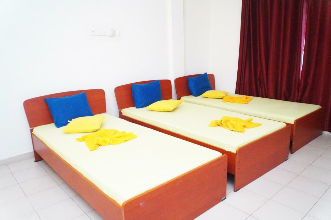 Oasis Skybeach Hostel - Negombo Exterior photo